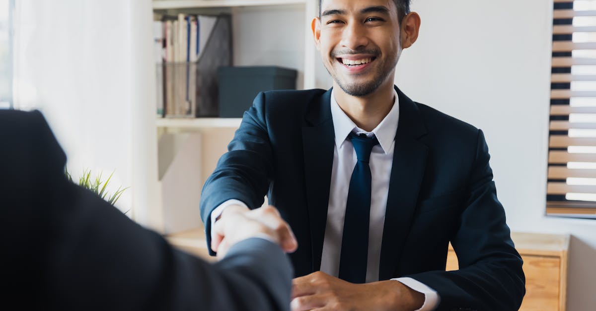 绑卡微信号买卖：实名制度的趋势和展望