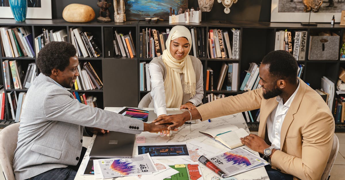 如何理解企业产品与消费者心理的关系，进行营销策略的制定？